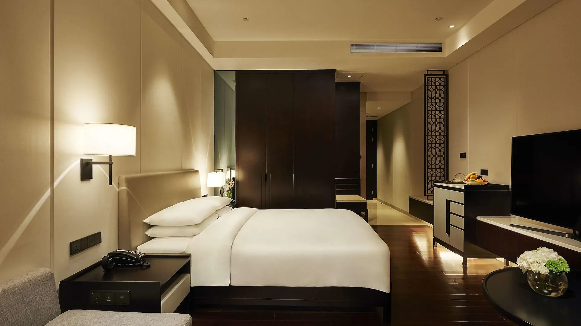 Hyatt Regency Shanghai Global Harbor 5*,  Китай